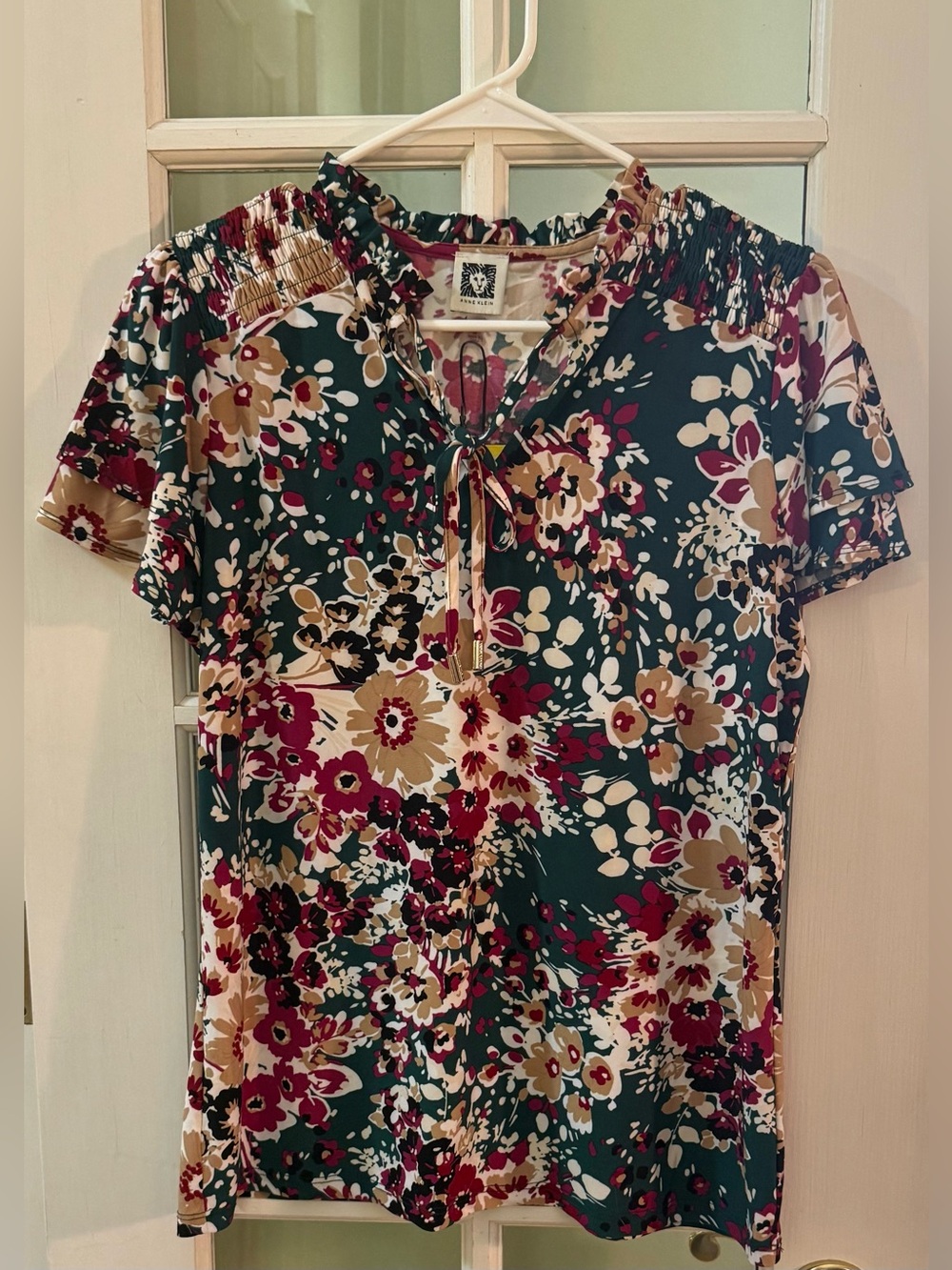 Anne Klein Puff Flutter Sleeve top in botanical green Medium NWT